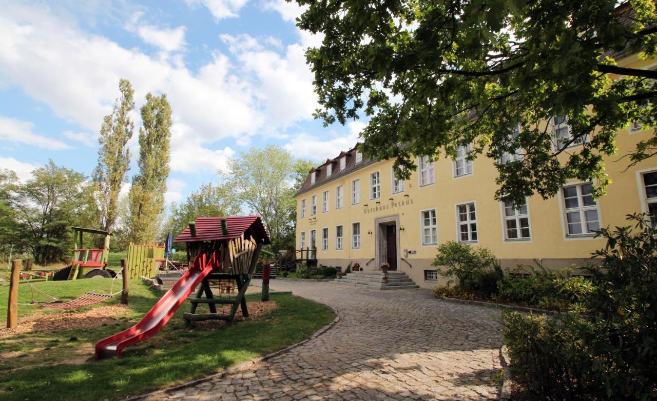 Familien- Und Freizeithotel Gutshaus Petkus Εξωτερικό φωτογραφία