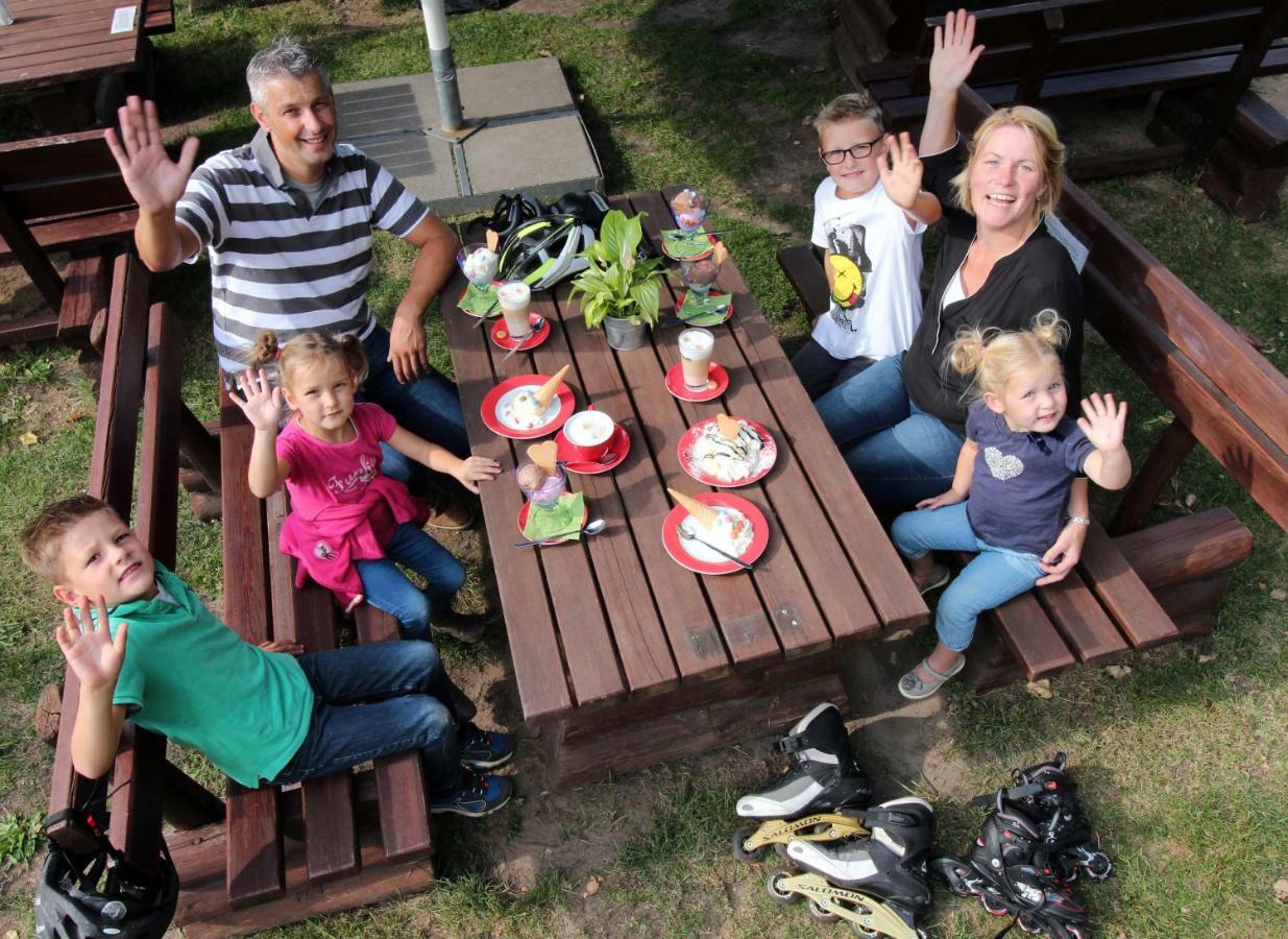 Familien- Und Freizeithotel Gutshaus Petkus Εξωτερικό φωτογραφία